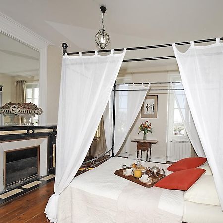 Chambres D'Hotes La Rive Mortagne-sur-Gironde Room photo