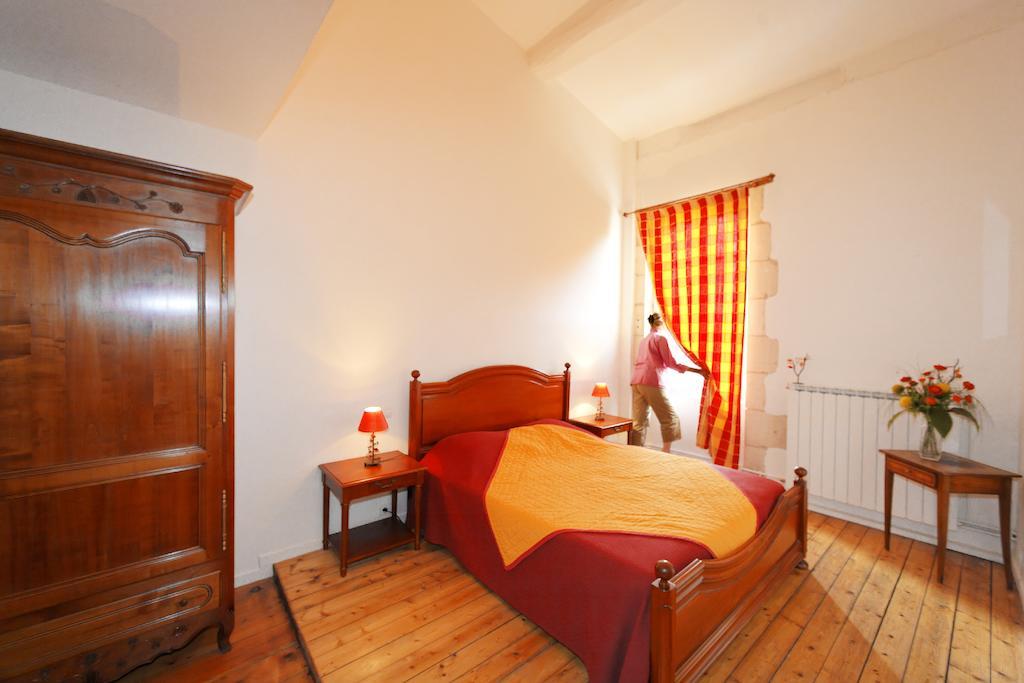 Chambres D'Hotes La Rive Mortagne-sur-Gironde Room photo
