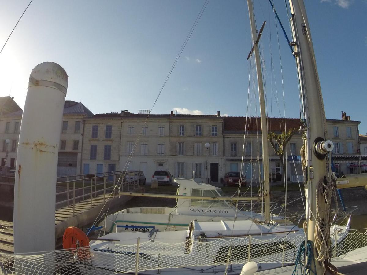 Chambres D'Hotes La Rive Mortagne-sur-Gironde Exterior photo