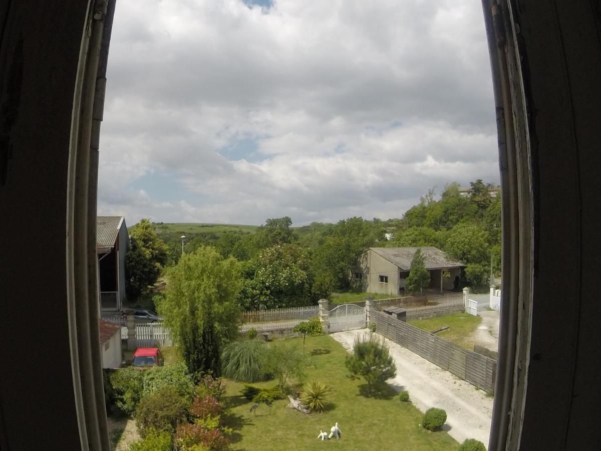 Chambres D'Hotes La Rive Mortagne-sur-Gironde Room photo